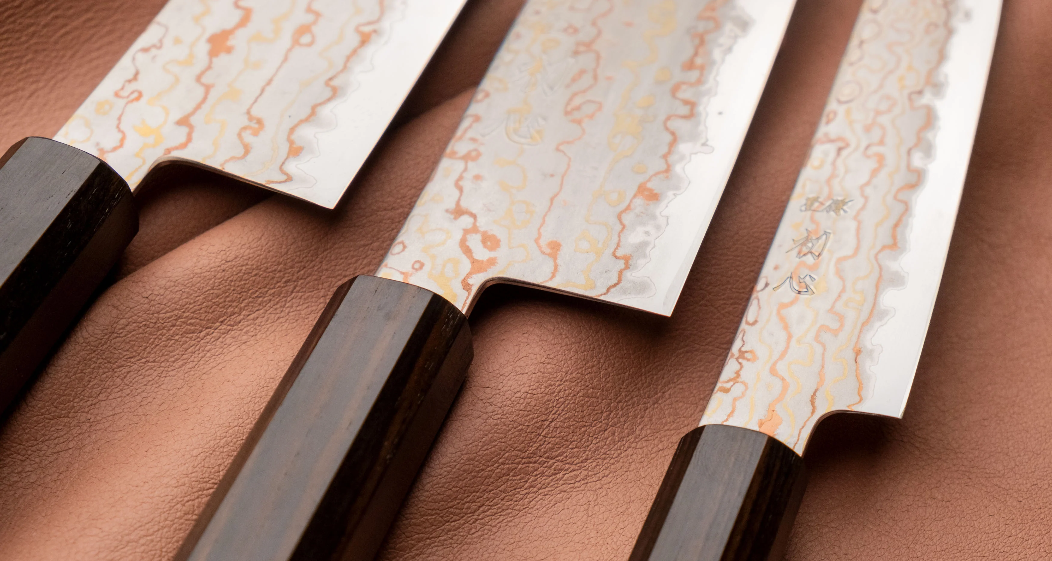 Hayabusa Santoku Aogami #2 Rainbow Damascus 180mm (7.1") - Image 10
