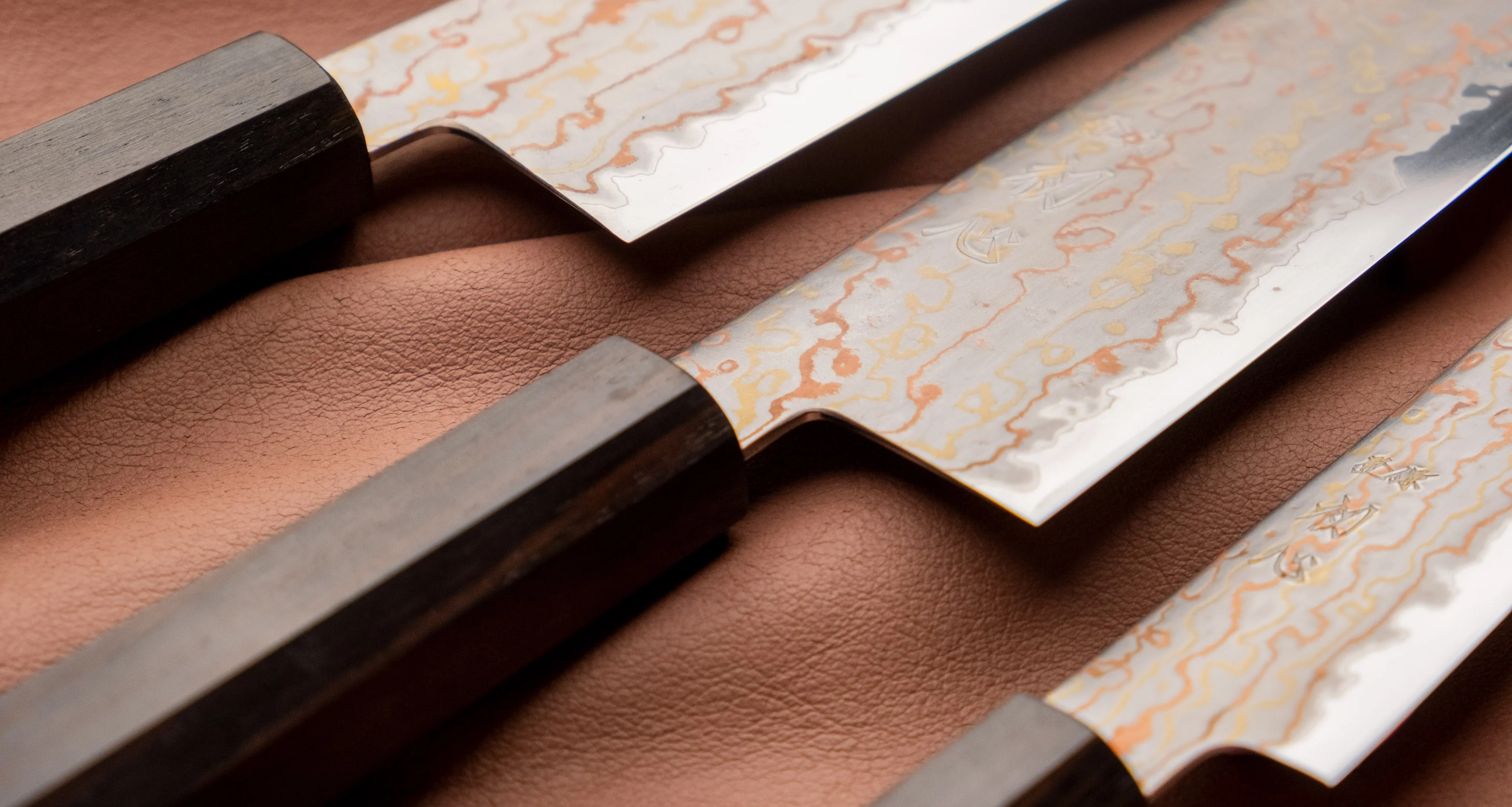 Hayabusa Santoku Aogami #2 Rainbow Damascus 180mm (7.1") - Image 9