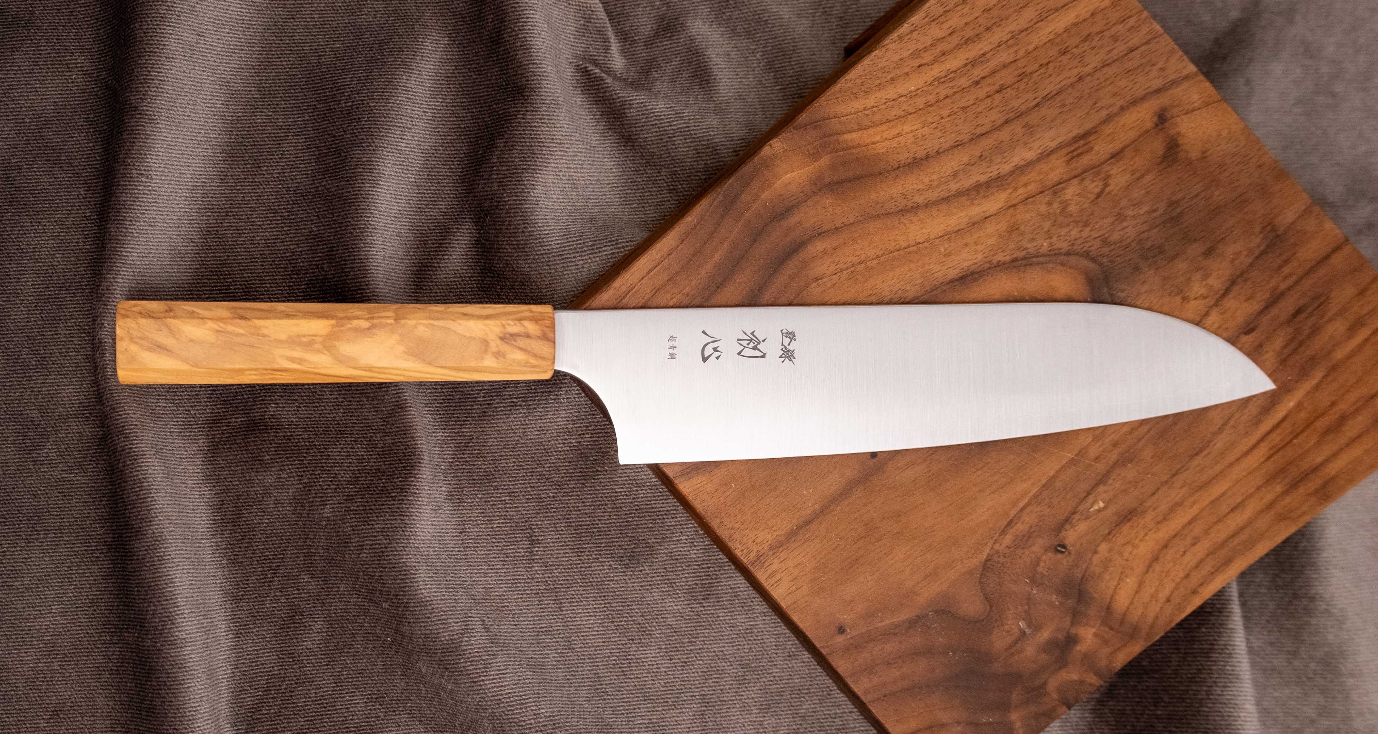 Hayabusa Santoku Aogami Super Olive Wood 180mm (7.1") - Image 4