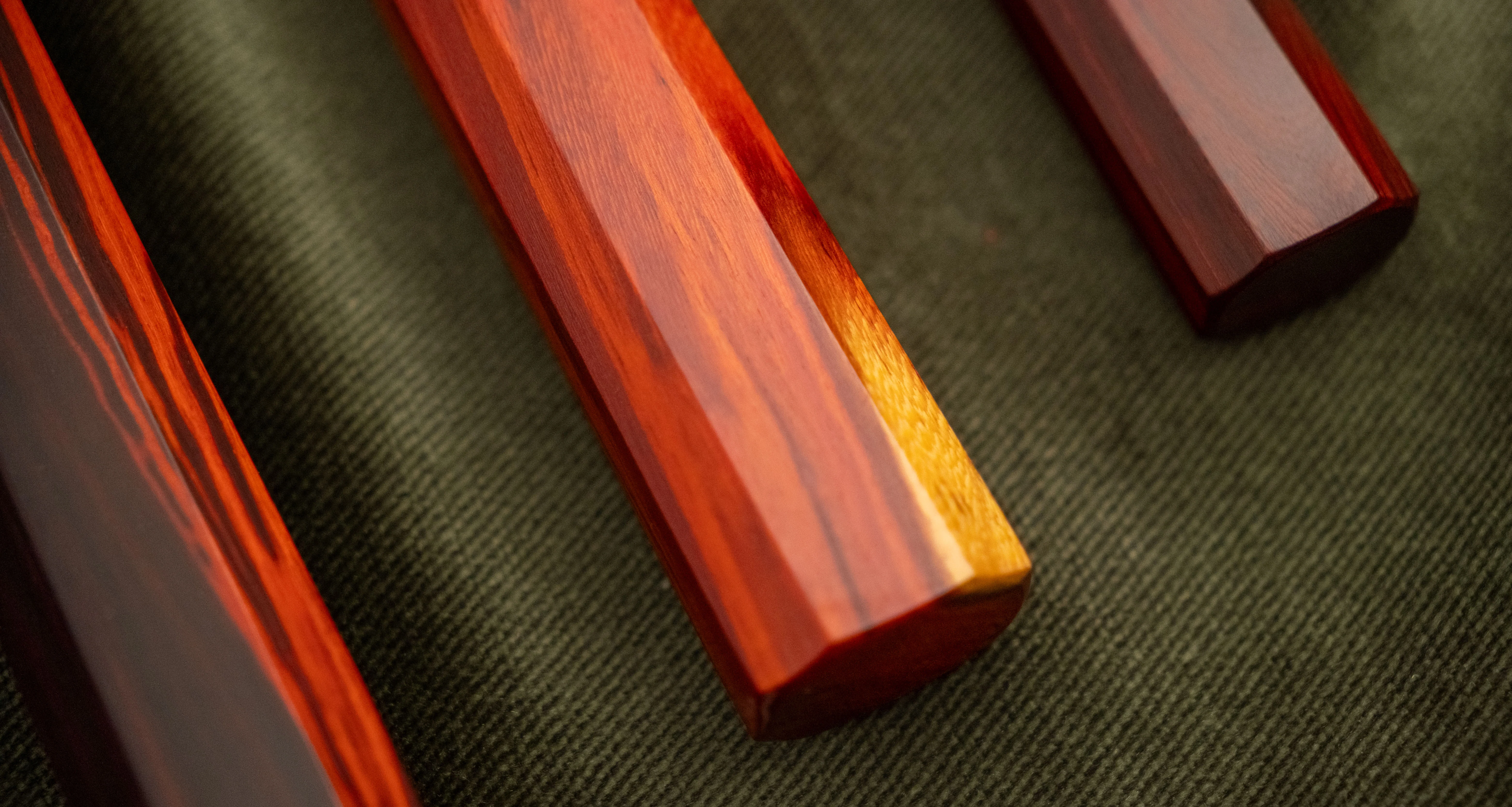Hokiyama Gyuto Ginsanko Nawame Damascus 210mm (8.3") [Kaotan/Rosewood] - Image 10