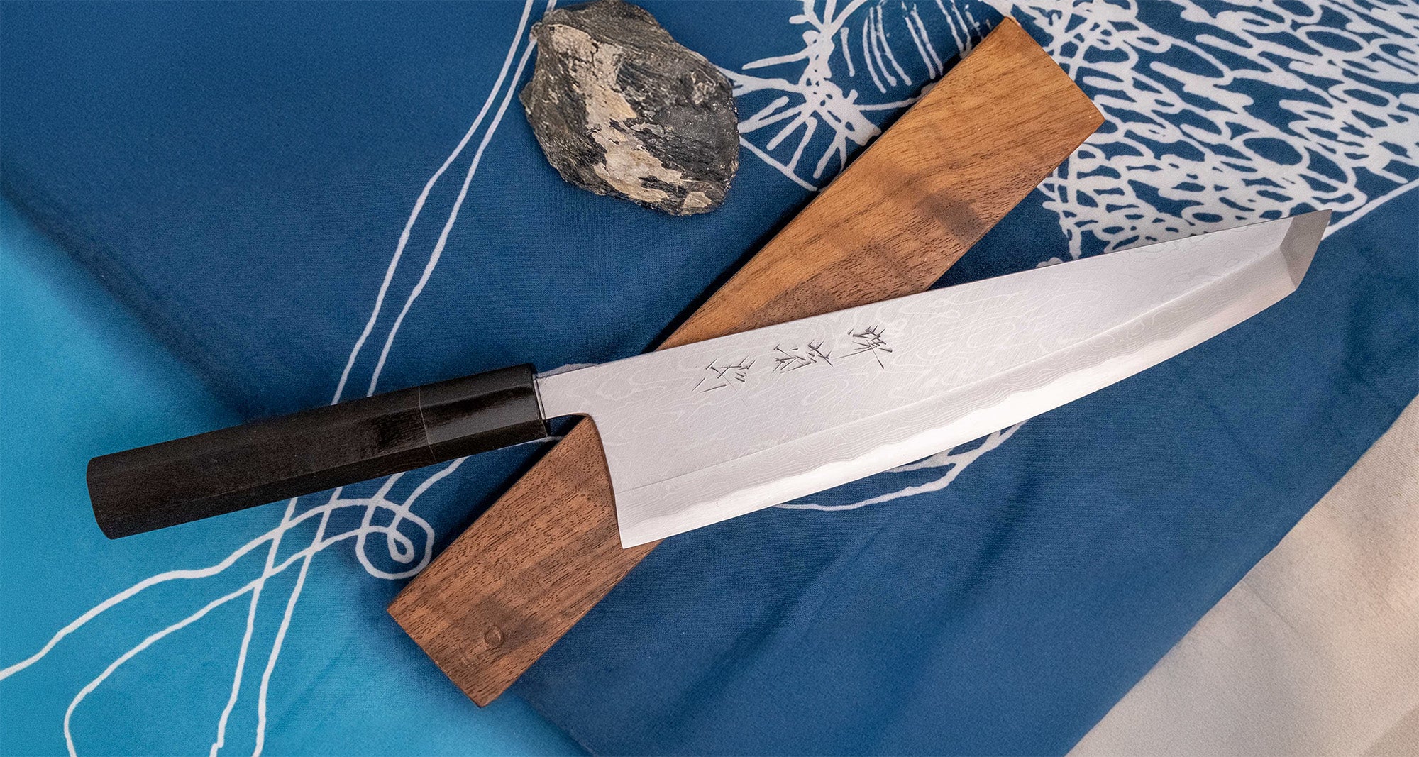 Kawamura Sakimaru-Gyuto Aogami #2 Damascus 220mm (8.7") [ebony] - Image 4