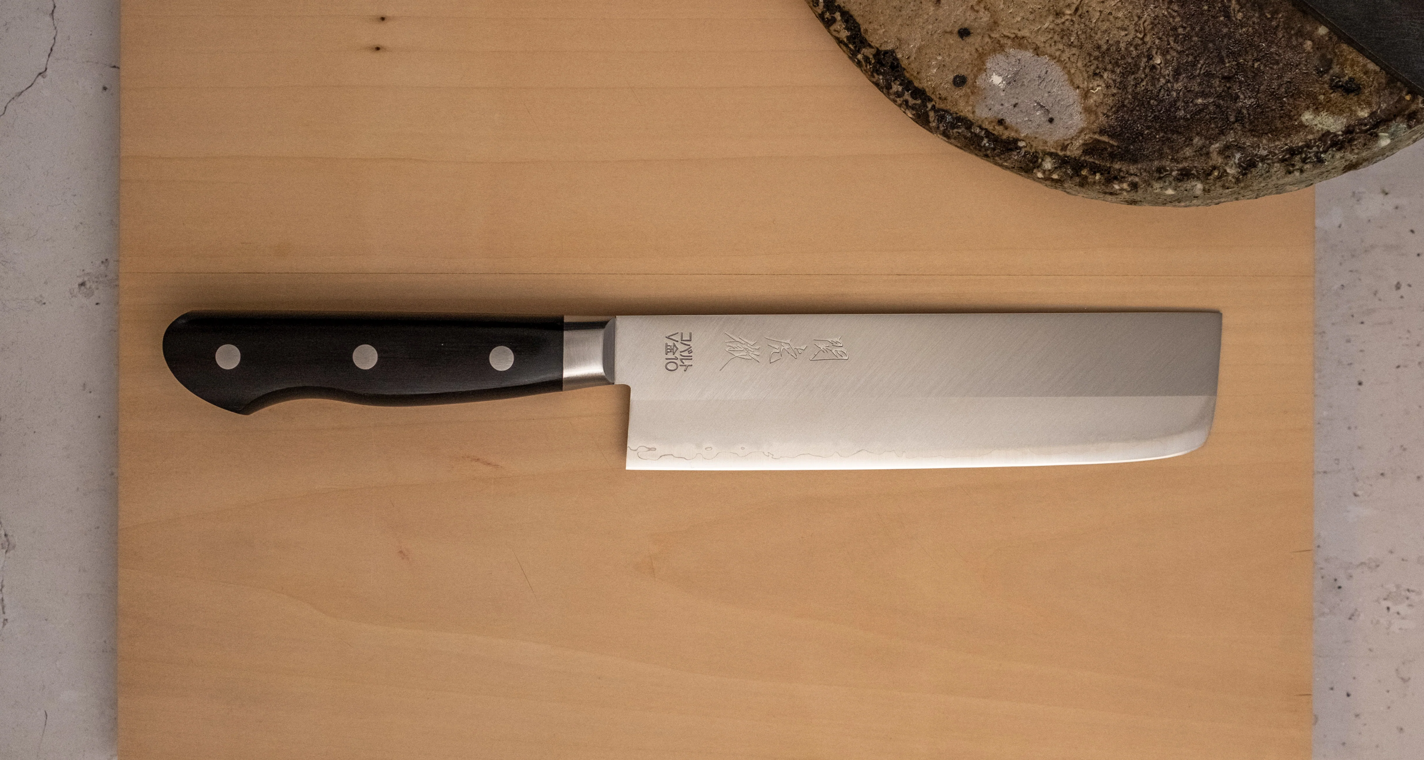 Seki Kotetsu Nakiri VG-10 Migaki 165mm (6.5") [black pakkawood] - Image 4