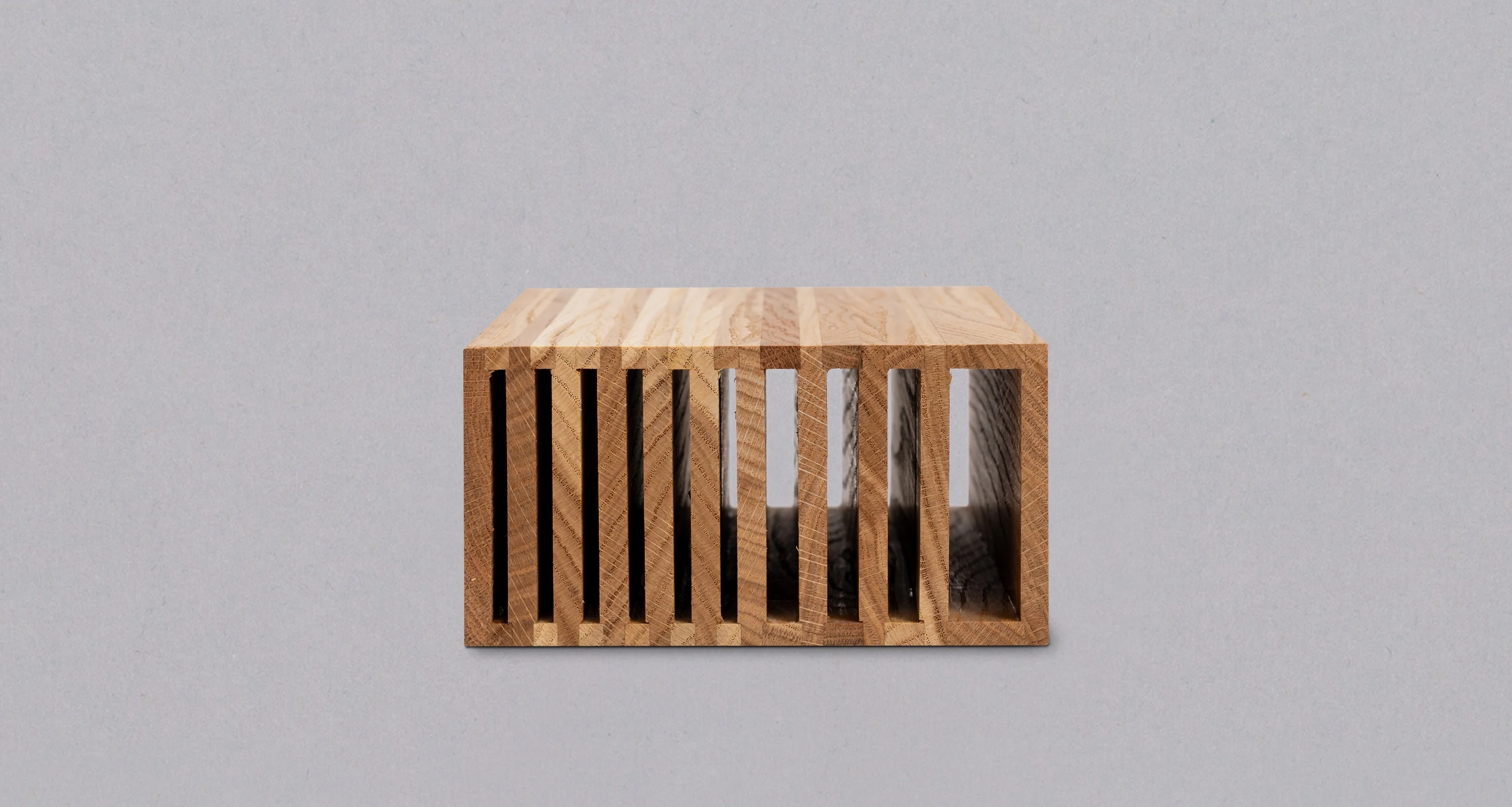 SharpEdge Knife Holder - Oak [10 knives] - Image 2