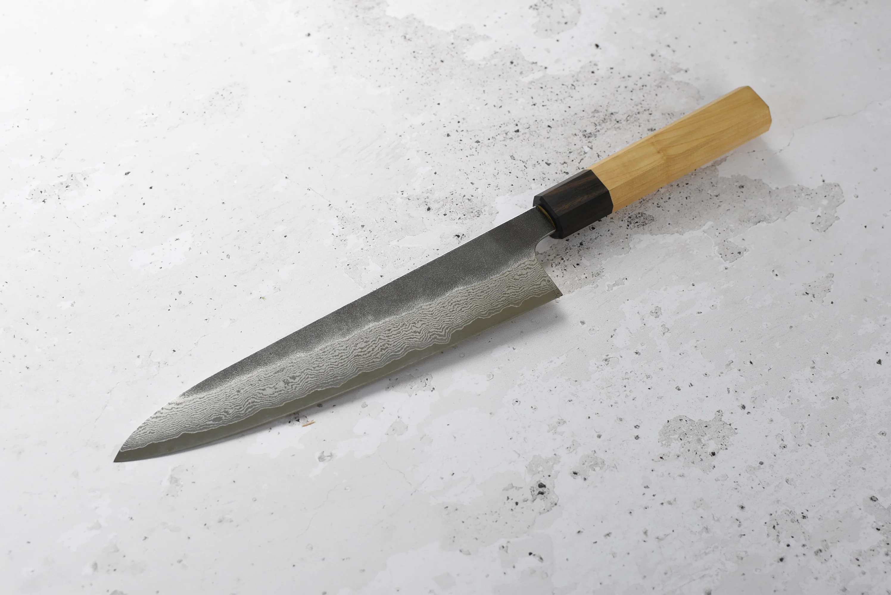 Tojiro Gyuto Atelier VG-10 Kuro-uchi Damascus 210mm (8.3") - Image 5