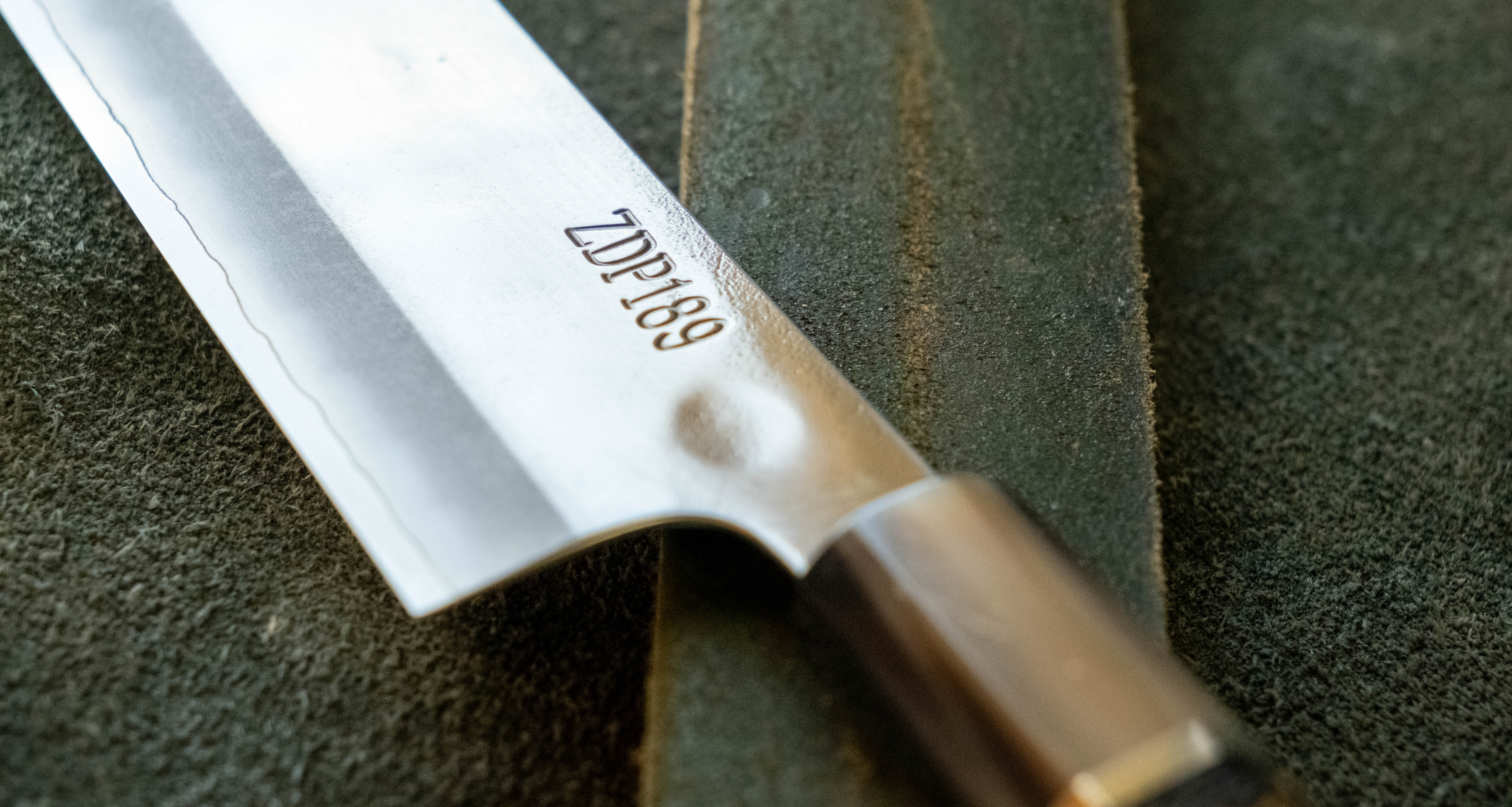 ZDP-189 Santoku Silver Gold Carbon 180mm (7.1") - Image 3